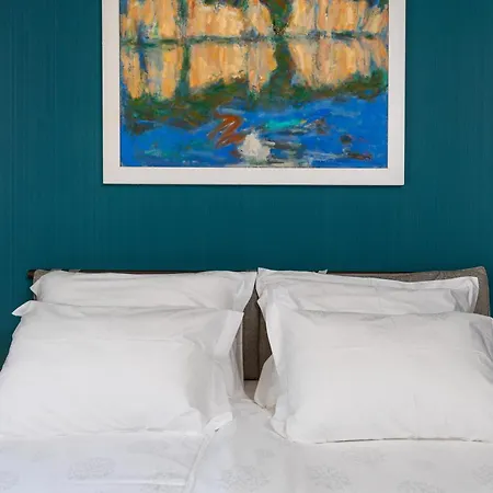 Adrian Luxury 5 Star 公寓 *