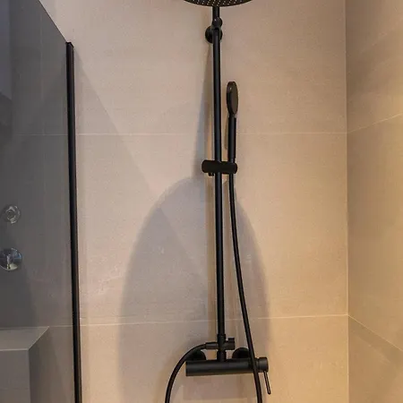 Adrian Luxury 5 Star Lägenhet