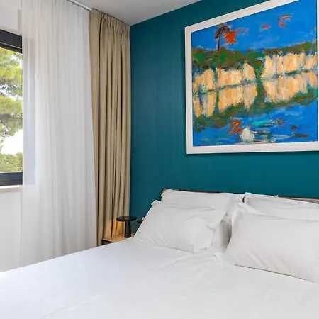 Adrian Luxury 5 Star *