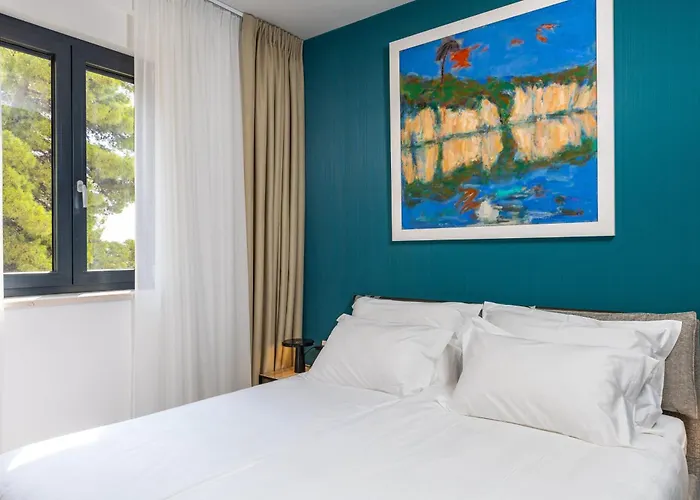 Adrian Luxury 5 Star *