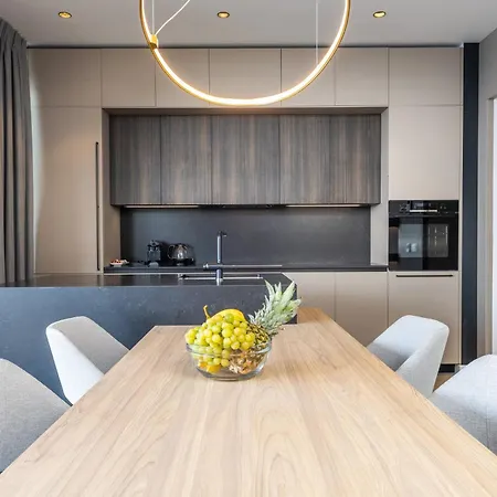 Adrian Luxury 5 Star * Ragusa